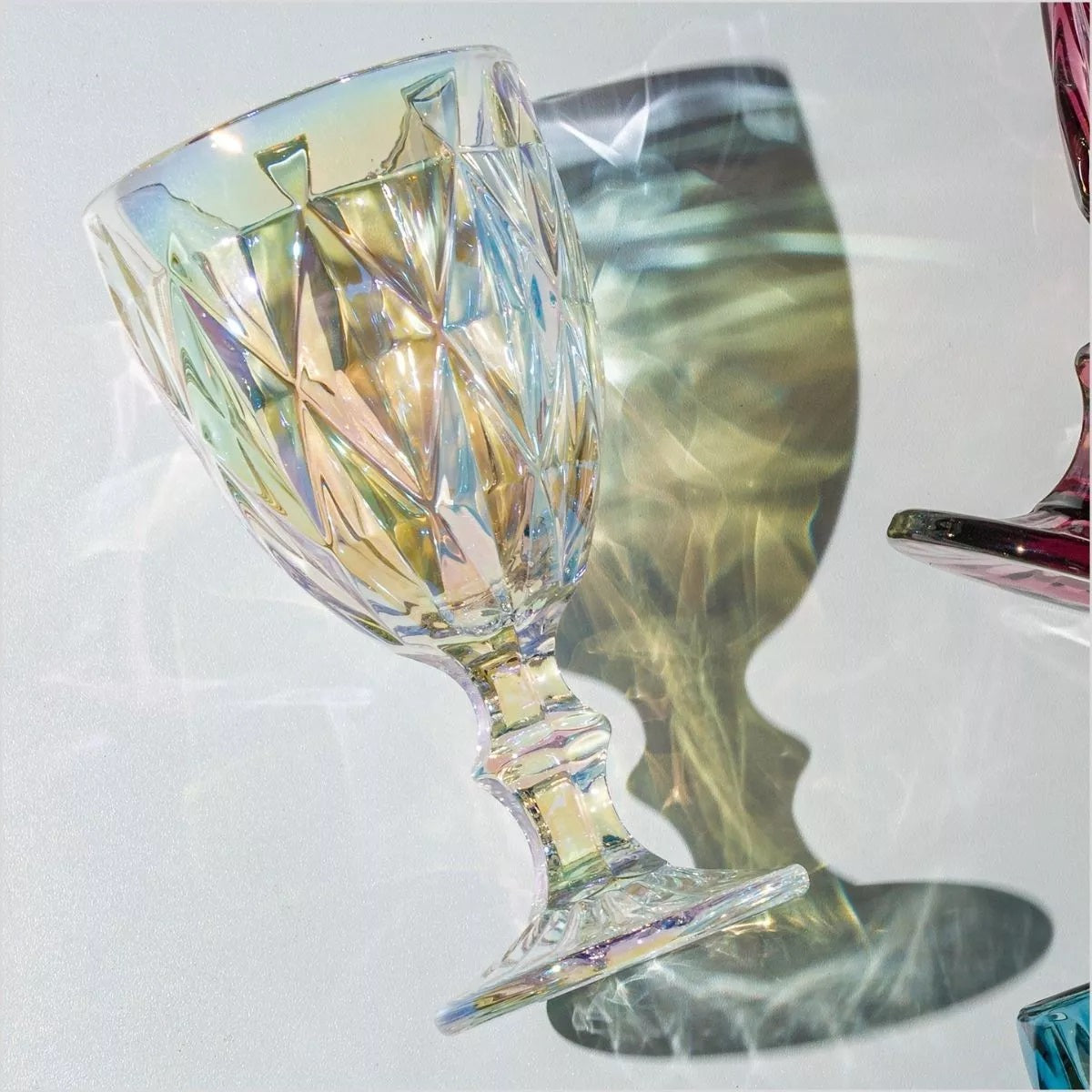 Taça de Vidro para Água Wolff Diamond Rainbow Metalizada 325ml