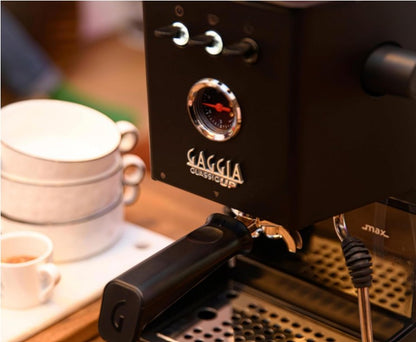 Cafeteira Expresso Manual Gaggia Classic UP 2,1L Preta